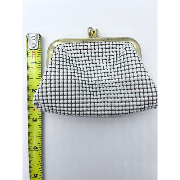 Vintage Whiting & Davis White Enamel Mesh Coin Purse - Picture 7 of 10